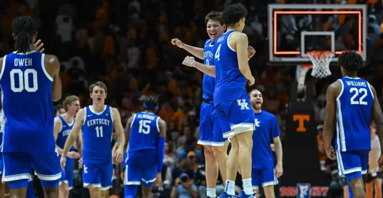 Kentucky defeats Tennessee in SEC college basketball.