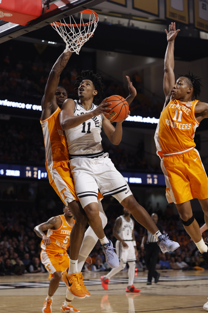 Preview Tennessee vs. Auburn college basketball game in the matchup of the week in this week's college basketball preview.